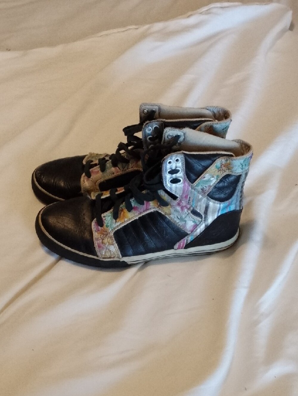 Supra Women's Black High-Top Sneakers with Floral Multicolor Panels - Picture 5 of 8